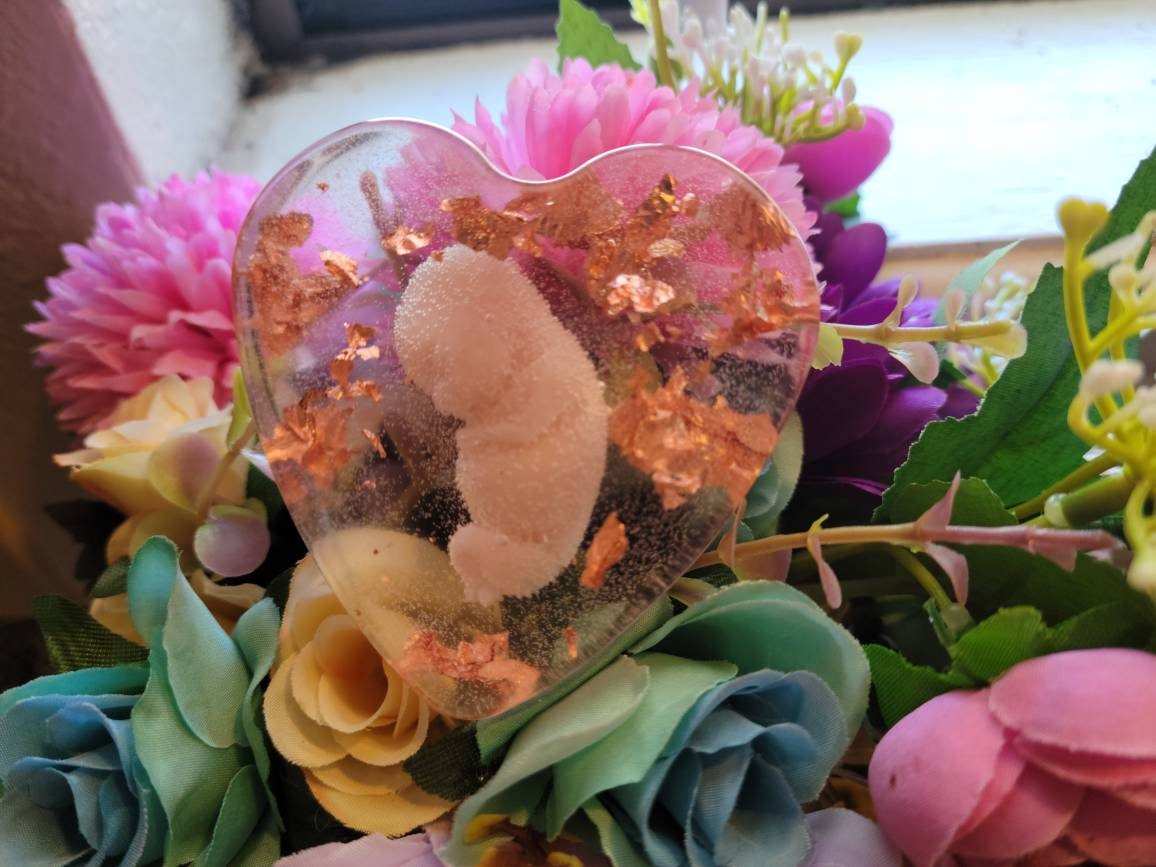 Memorial silicone babies inside resin heart