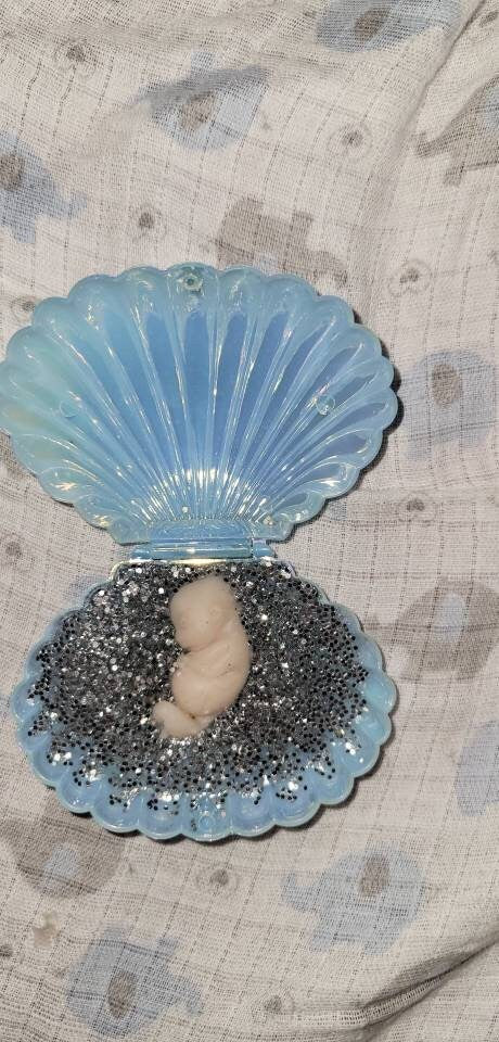 Memorial silicone baby in beautiful shell