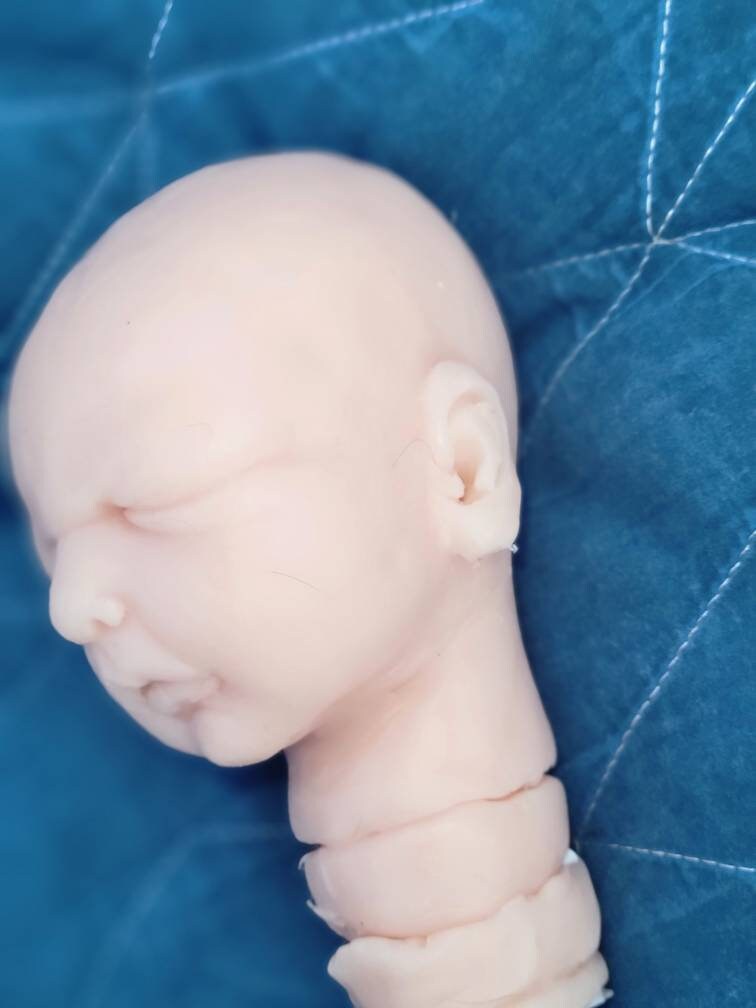 Silicone baby head for 11" cuddle body
