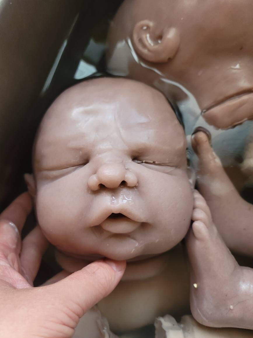 1 silicone surprise head blank unpainted