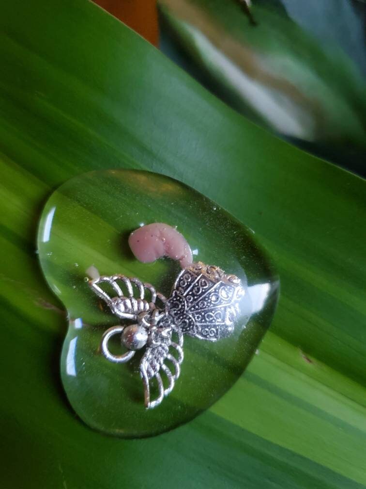 Beautiful memorial resin heart peice with angel and fetus