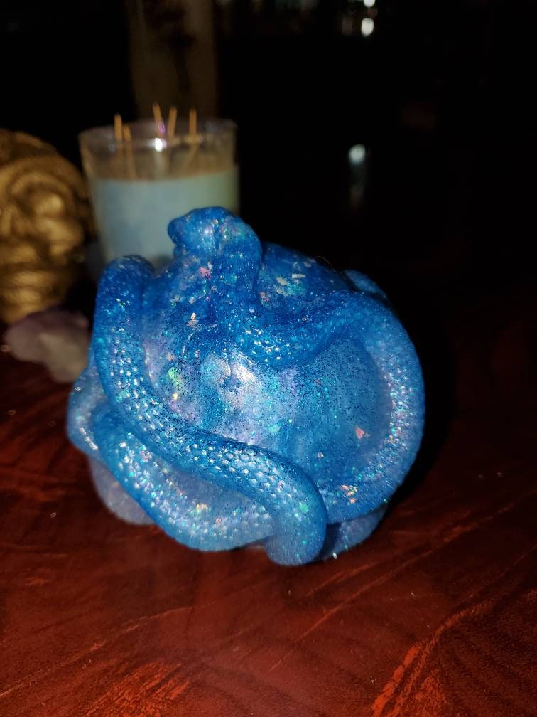 Gorgeous resin skull you choose color