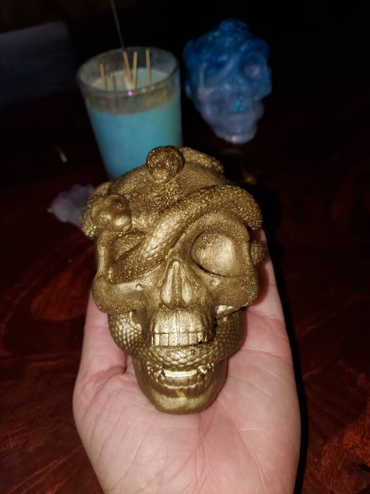 Gorgeous resin skull you choose color