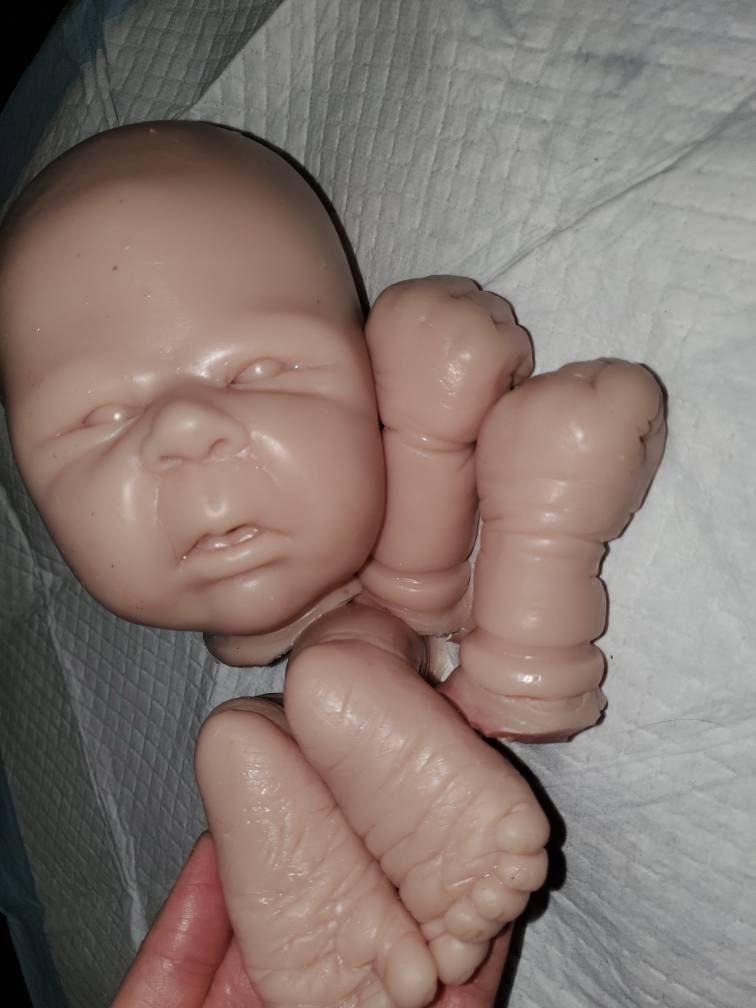 Silicone baby head for cloth cuddle body or full Body open eyes 18"-19"