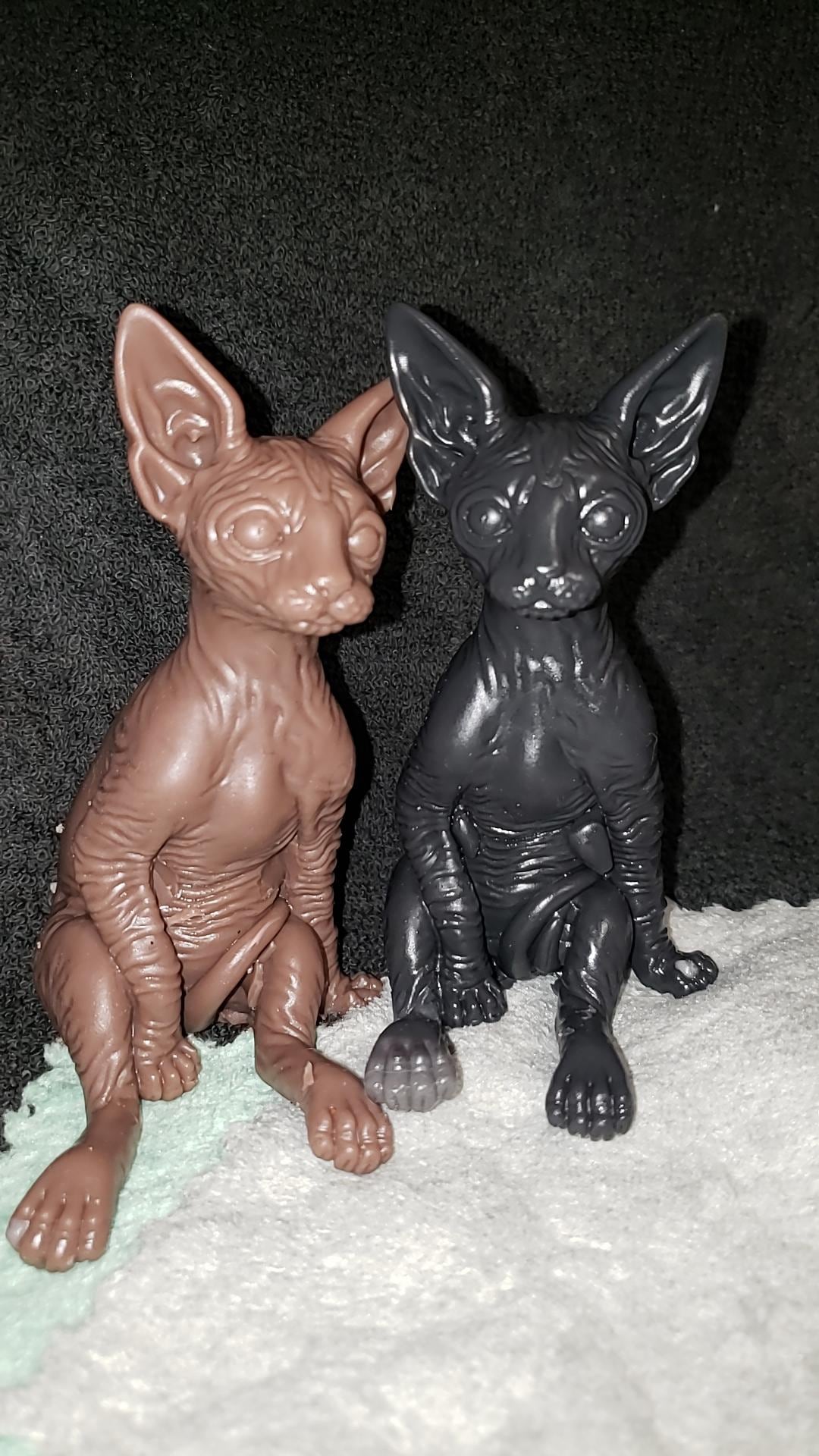 Silicone spyhnx cat kitten 4" sitting