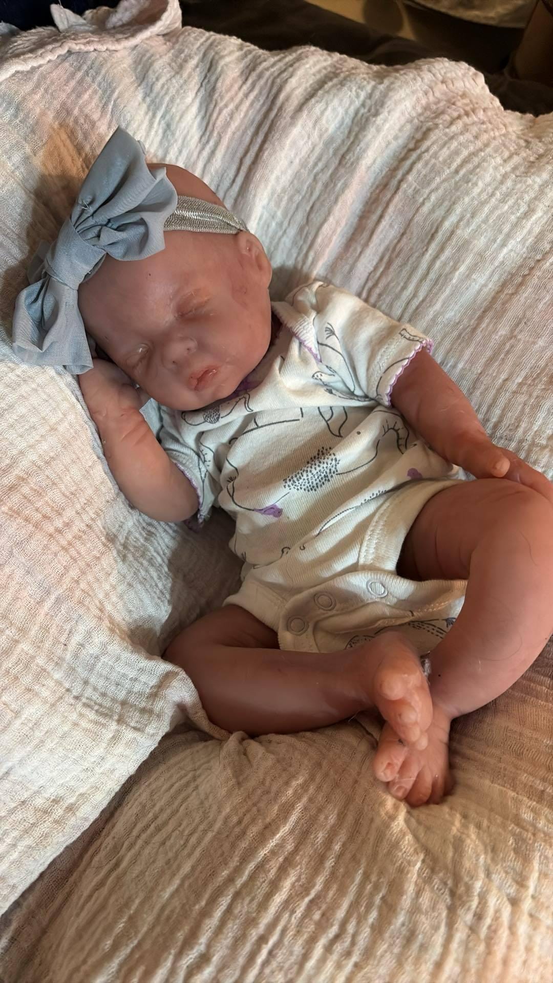 15" Full Body silicone preemie baby closed eyes Lola kennels Abba