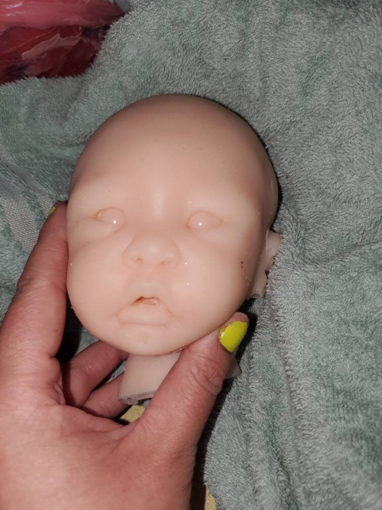 Silicone baby head for 16" cuddle body su