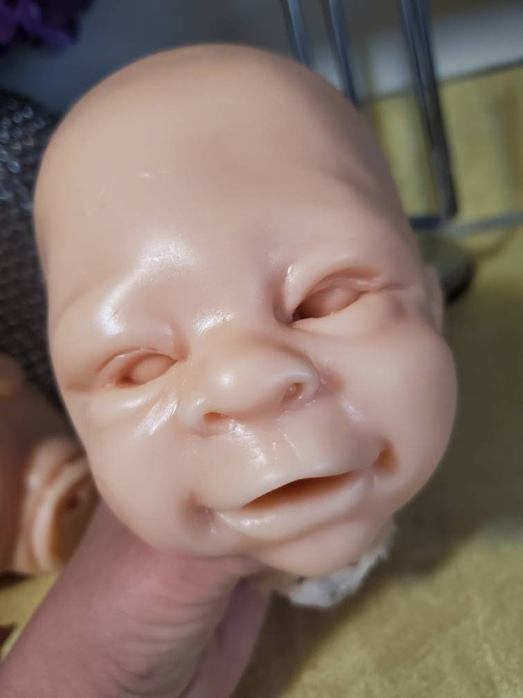 Silicone baby head newborn 18"-19"