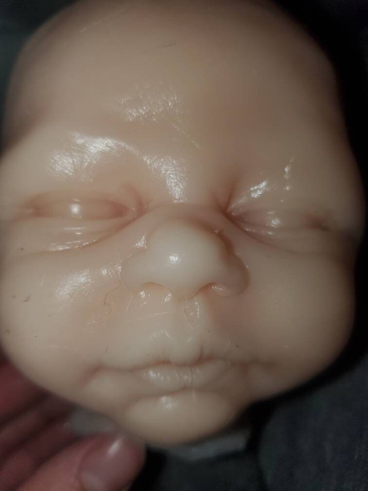 Silicone baby head open eyes