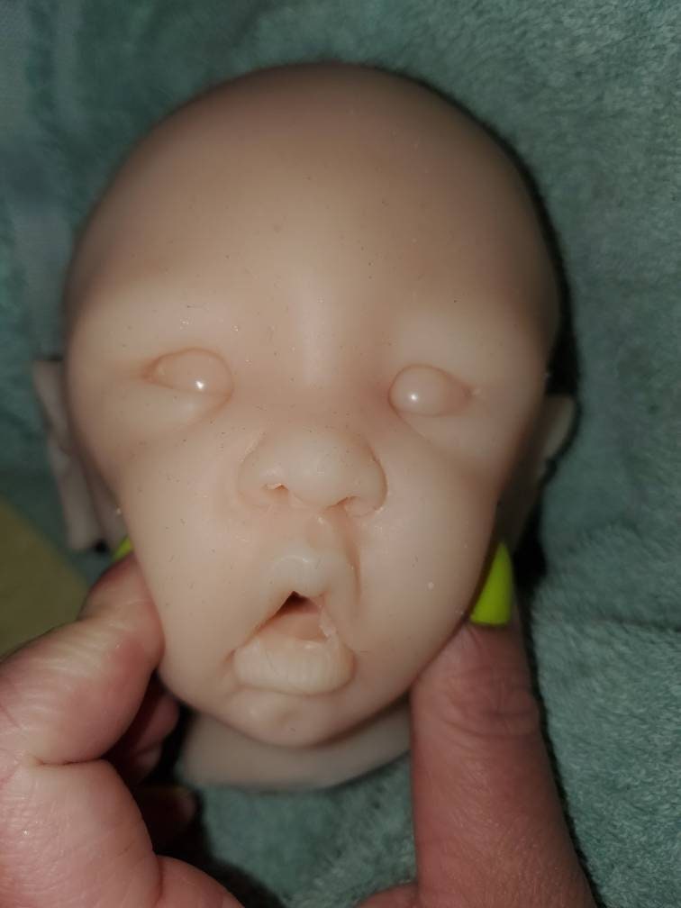 Silicone baby head for 16" cuddle body su