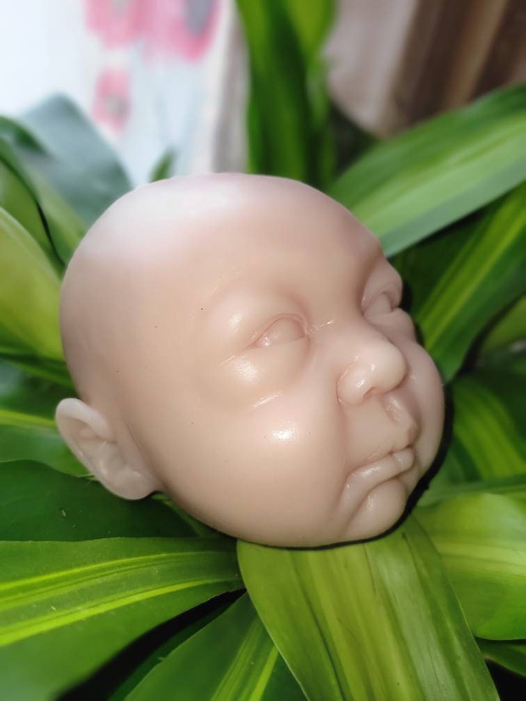 Silicone baby head for cloth or full body