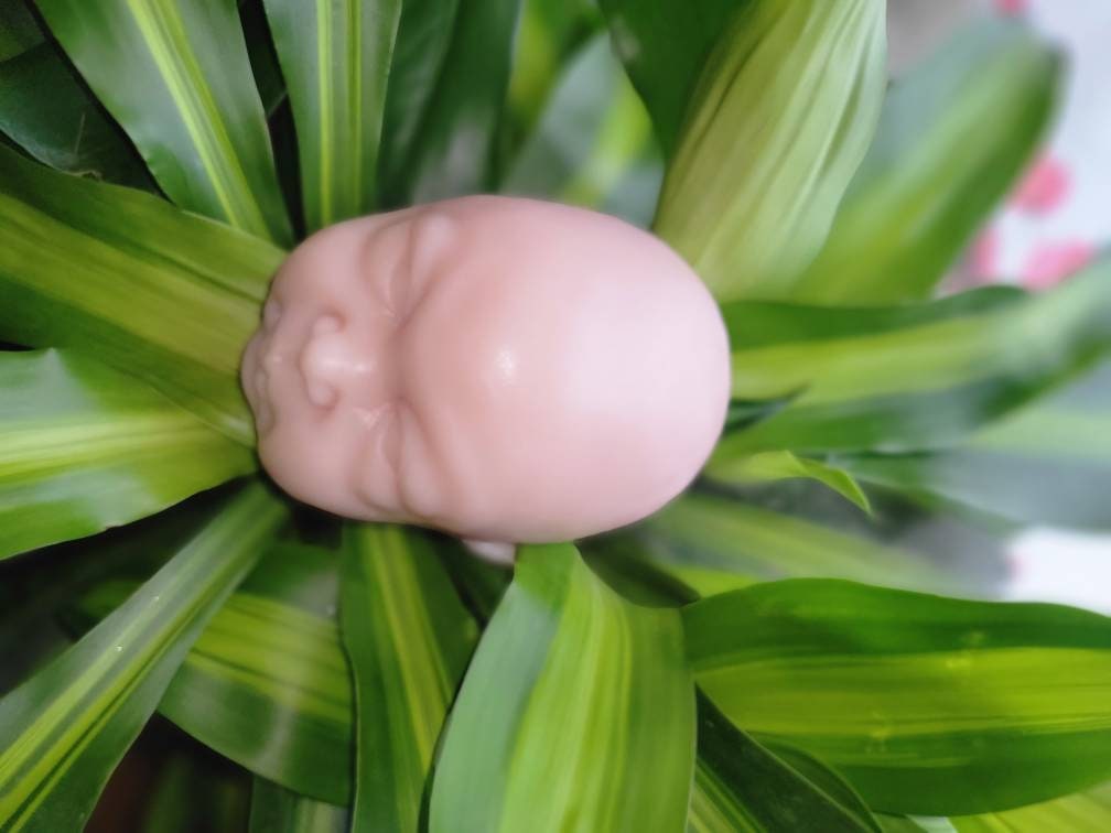 Silicone baby head for cloth or full body