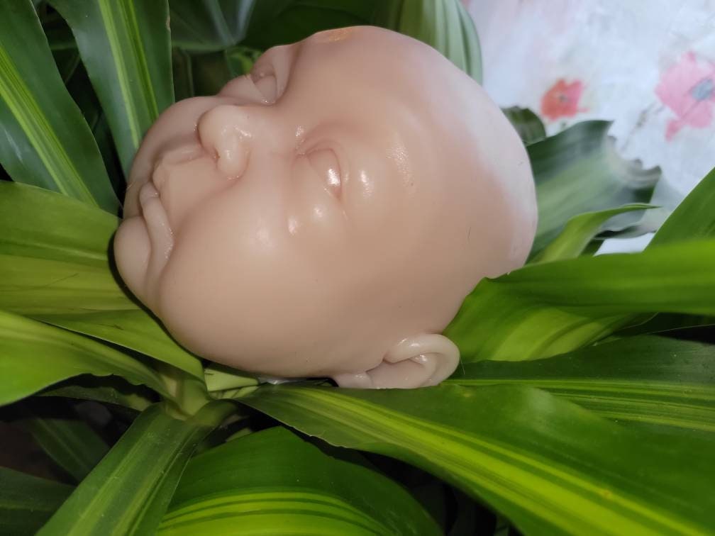 Silicone baby head for cloth or full body