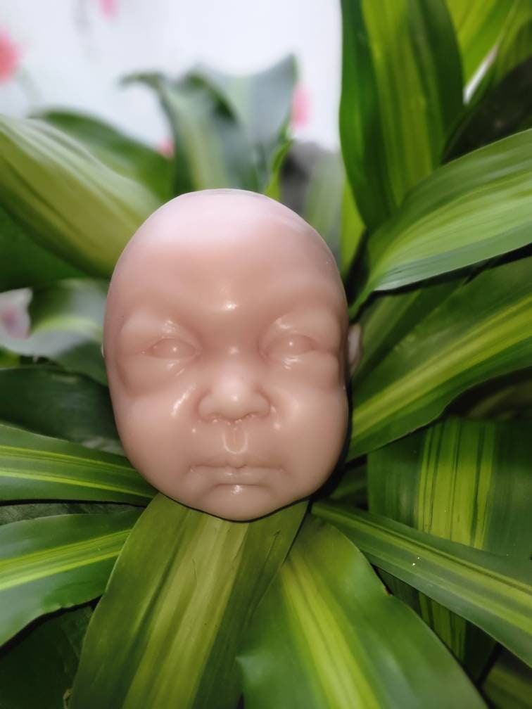 Silicone baby head for cloth or full body