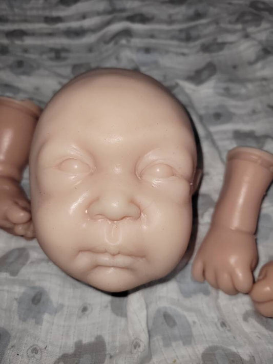 Silicone baby head and 1/4 limbs 21"-22"