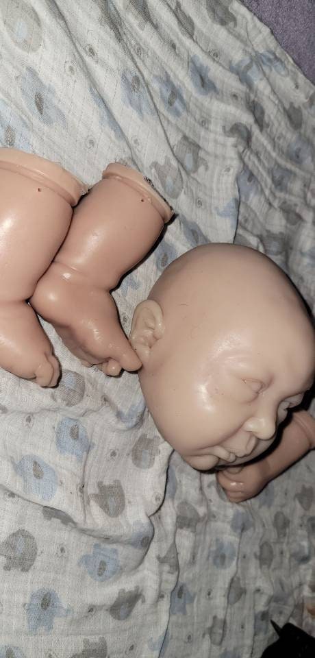 Silicone baby head and 1/4 limbs 21"-22"
