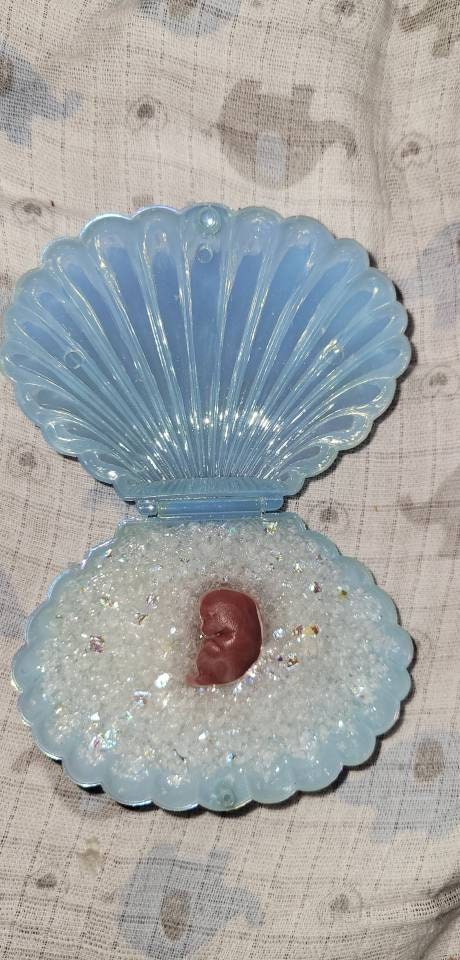 Memorial silicone baby in beautiful shell