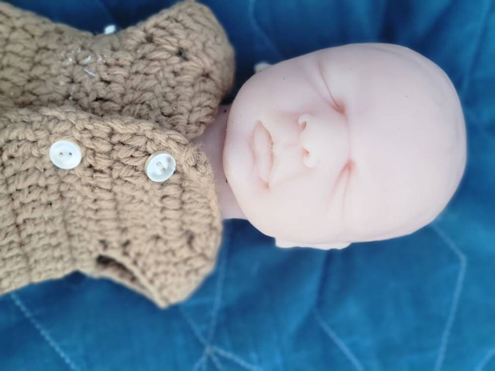 Silicone baby head for 11" cuddle body