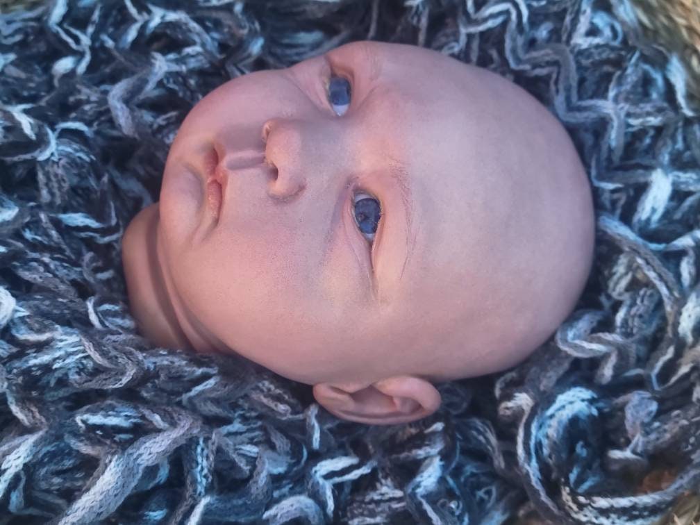 Silicone baby head with or without limbs