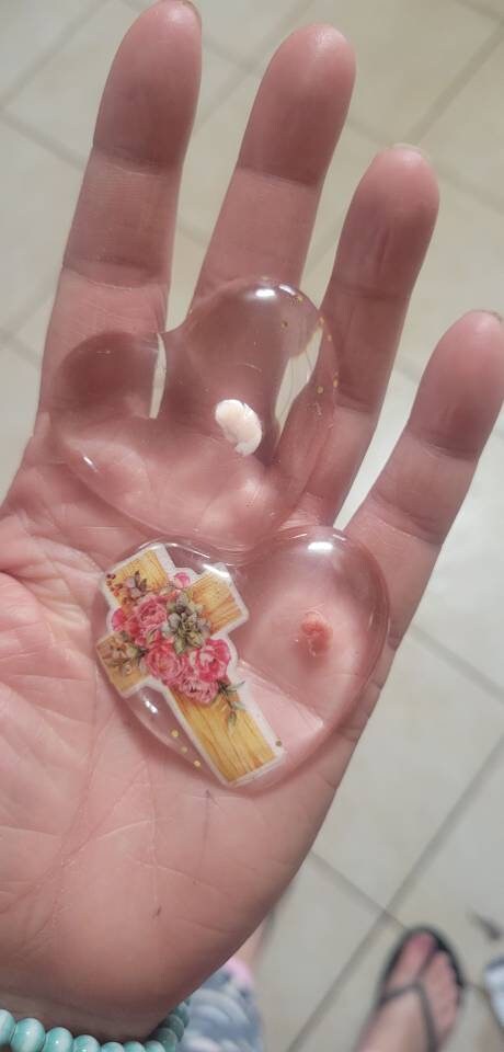 Beautiful memorial resin heart peice