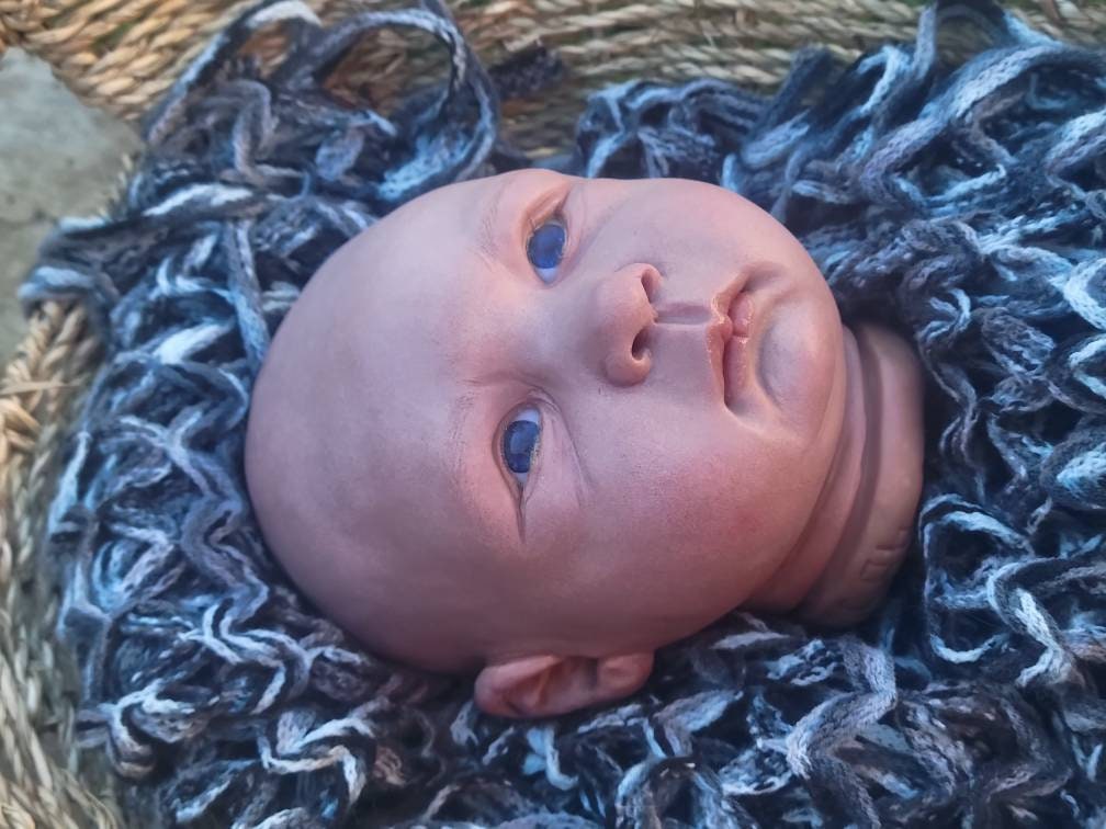 Silicone baby head with or without limbs