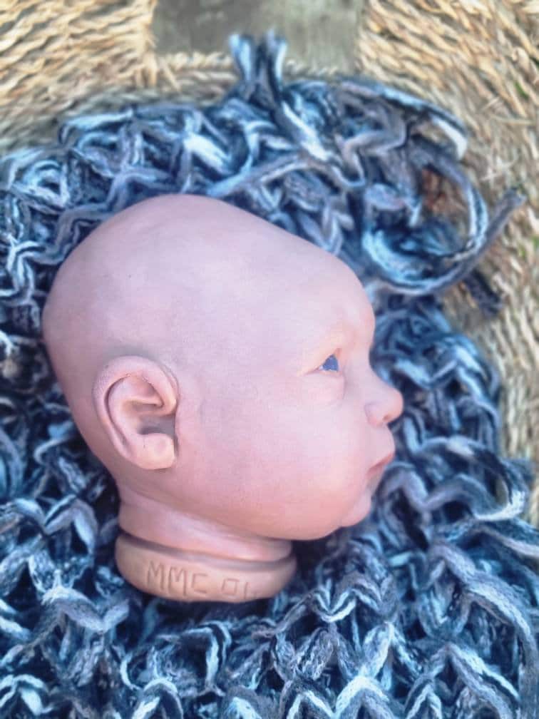 Silicone baby head with or without limbs