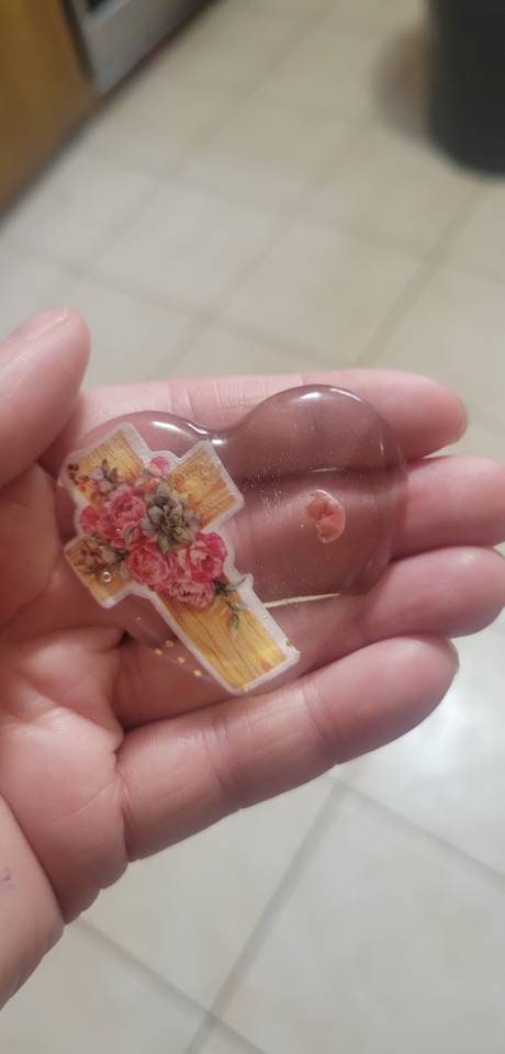 Beautiful memorial resin heart peice