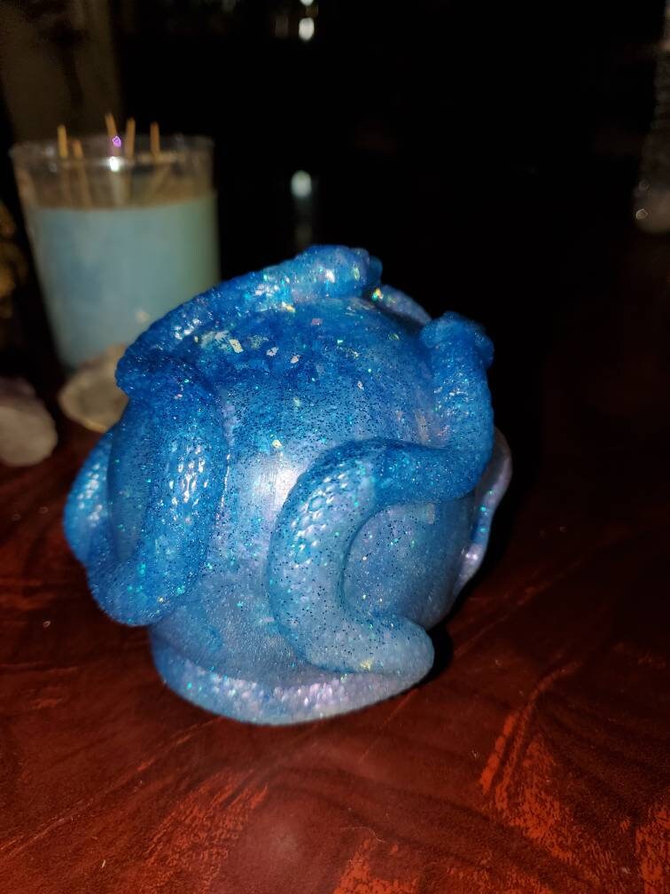 Gorgeous resin skull you choose color