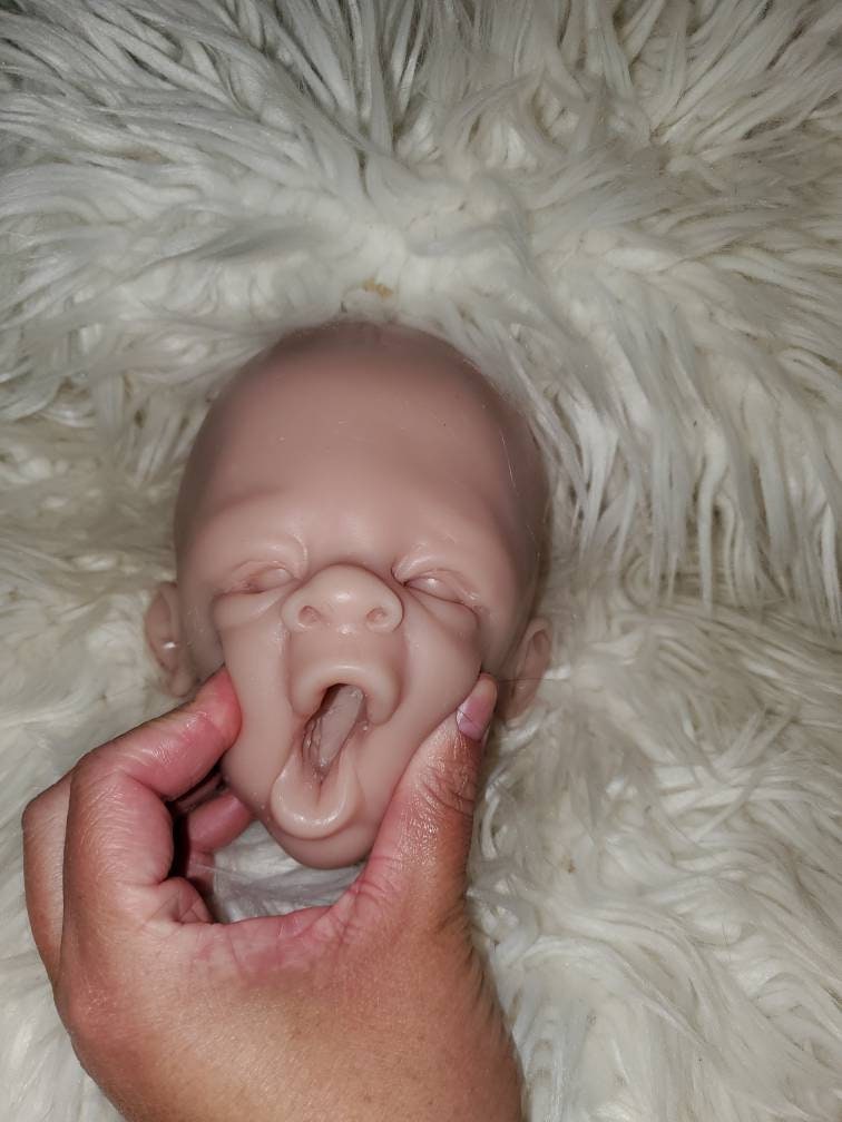 Silicone baby head newborn 18"-19"