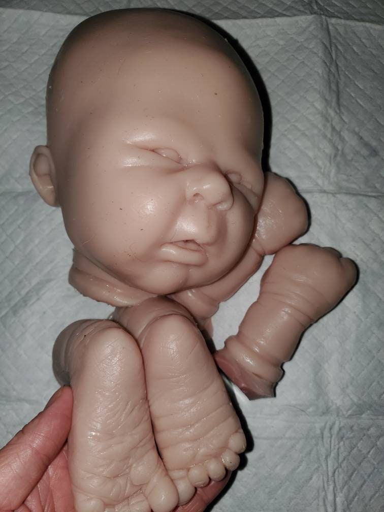 Silicone baby head for cloth cuddle body or full Body open eyes 18"-19"