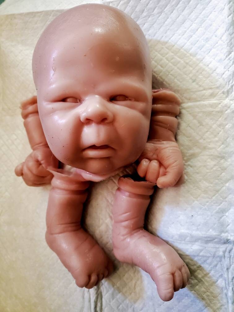 Silicone baby head for cloth cuddle body or full Body open eyes 18"-19"
