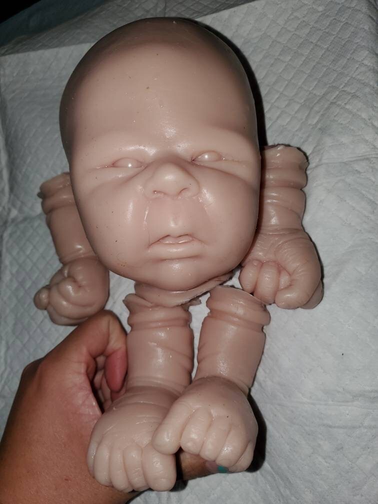 Silicone baby head for cloth cuddle body or full Body open eyes 18"-19"