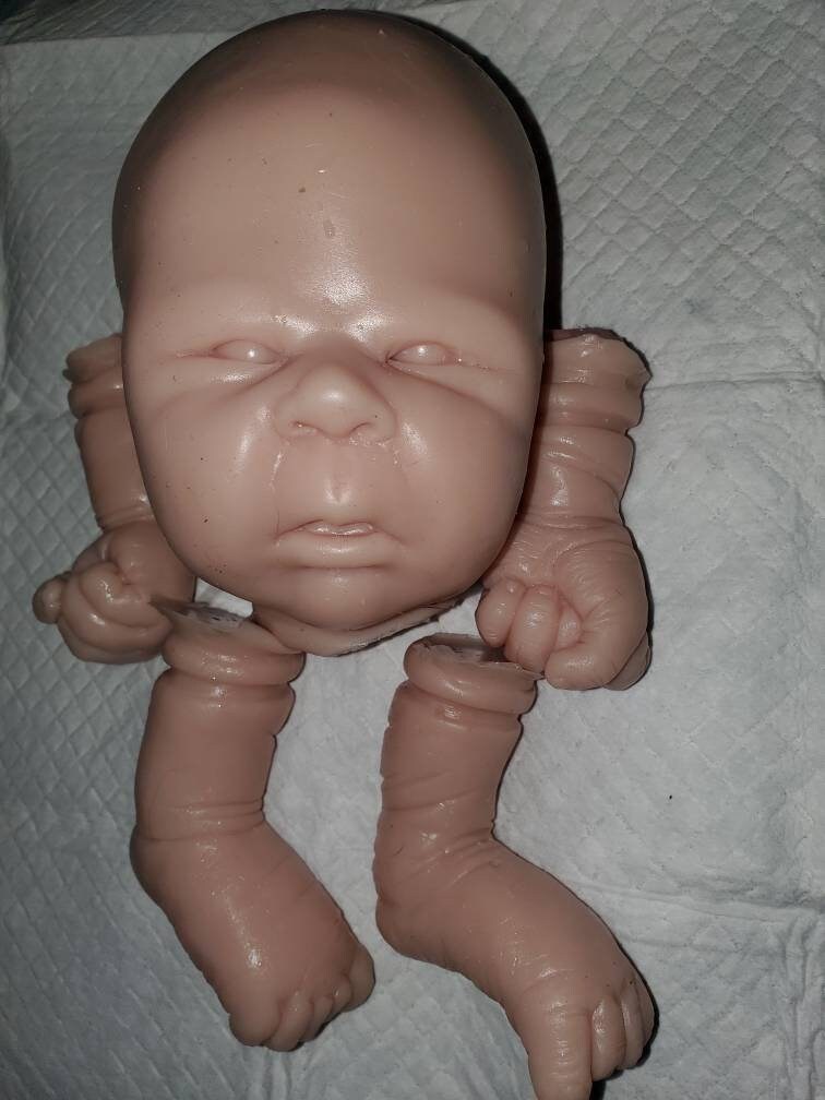 Silicone baby head for cloth cuddle body or full Body open eyes 18"-19"