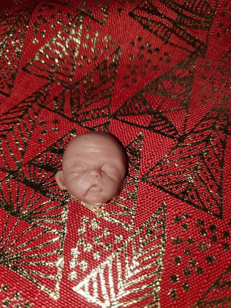 Mini silicone baby face for practice painting