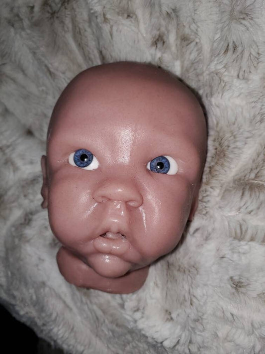 Silicone baby head for 22"