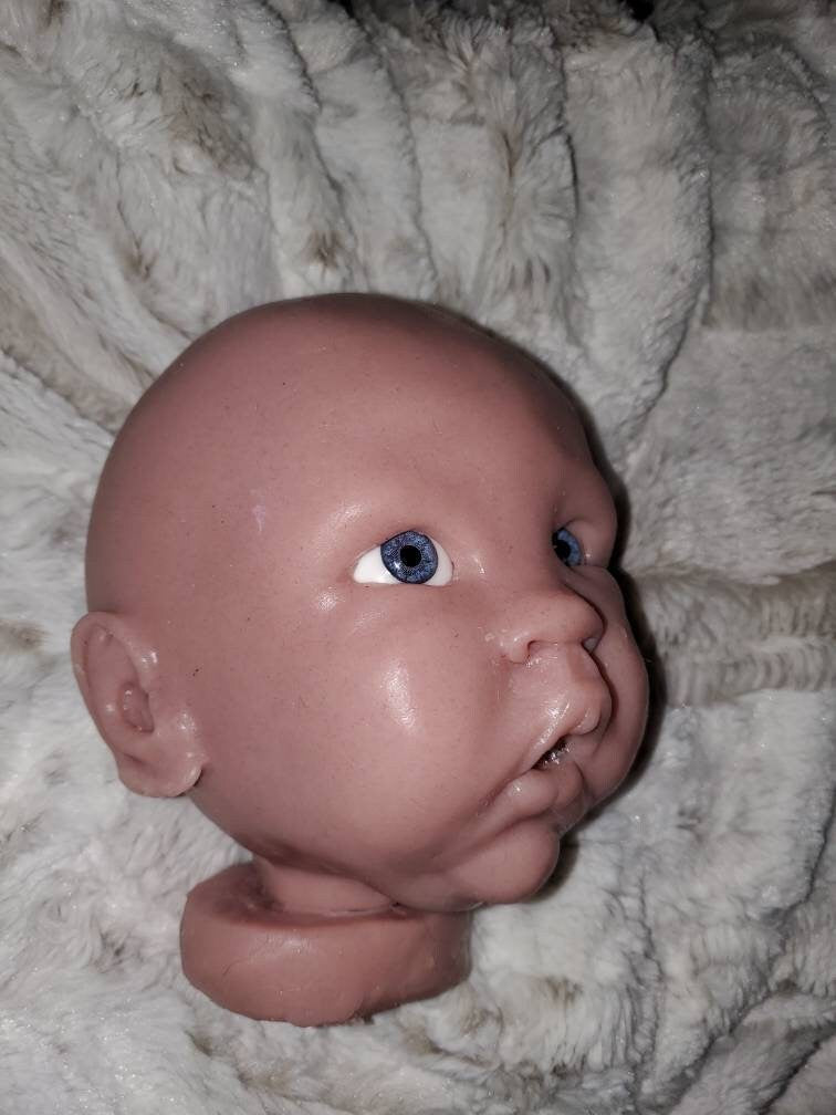 Silicone baby head for 22"
