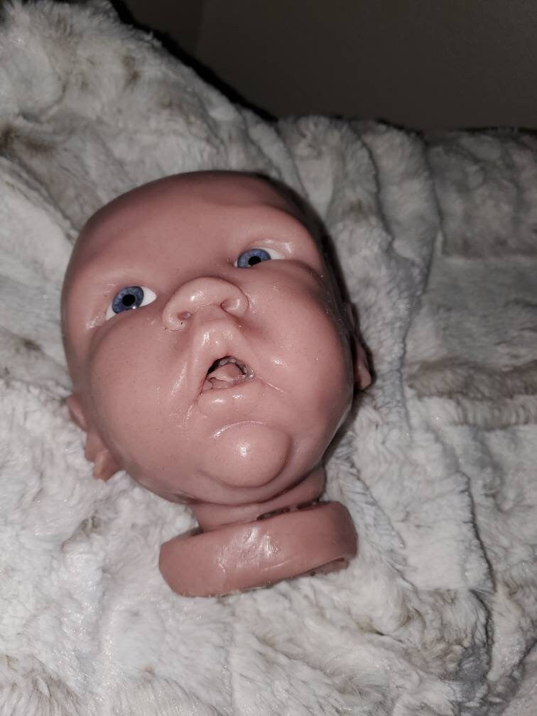 Silicone baby head for 22"