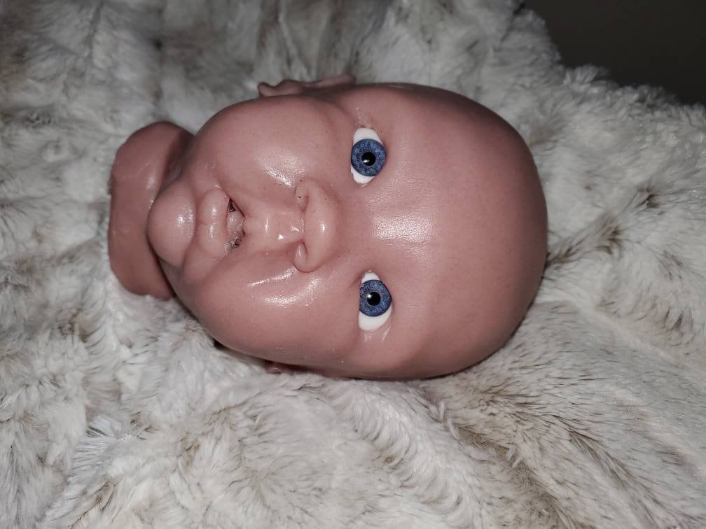 Silicone baby head for 22"