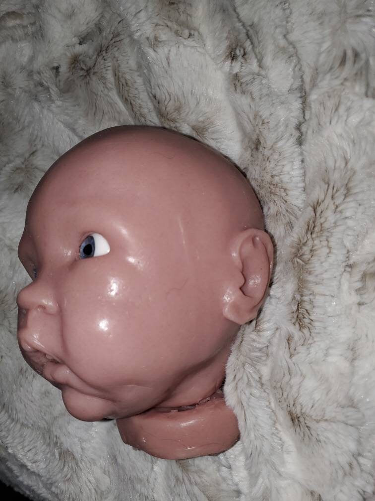 Silicone baby head for 22"