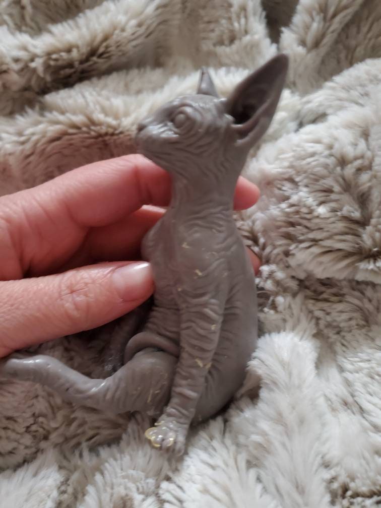 Silicone spyhnx cat kitten 4" sitting