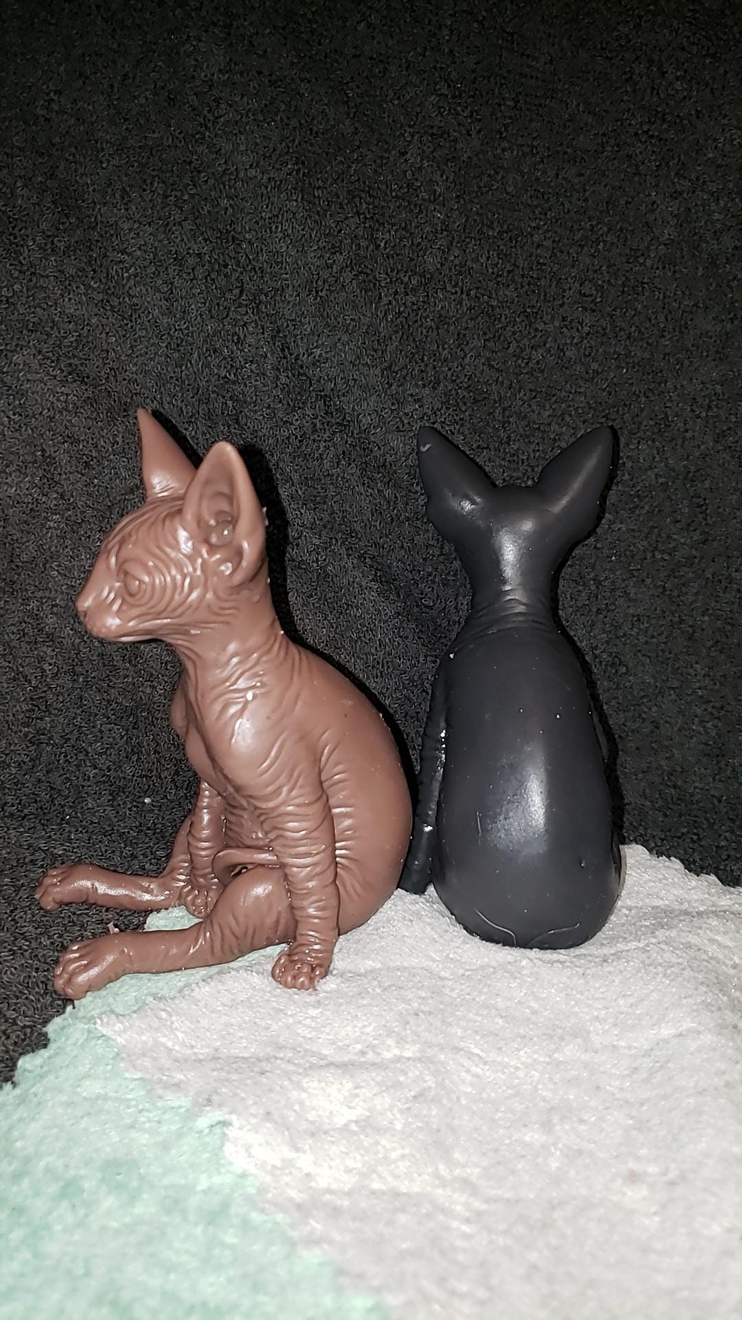 Silicone spyhnx cat kitten 4" sitting