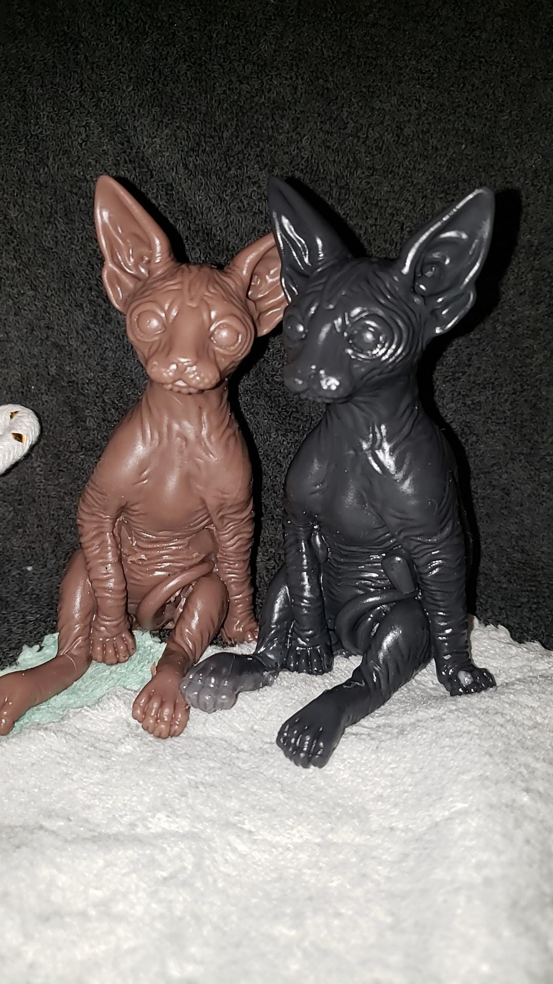 Silicone spyhnx cat kitten 4" sitting